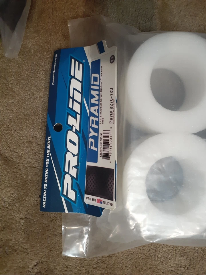 LOT of artificial turf truck tires 9 pairs with rims ( associate hex) and others - Image 2 of 4