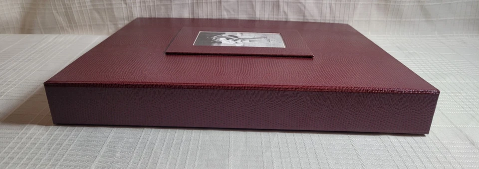 Álbum de fotos Hallmark LG 3 anillos cuero Kivar borgoña PHA7126 4x6 foto frontal Foto 3 de 4