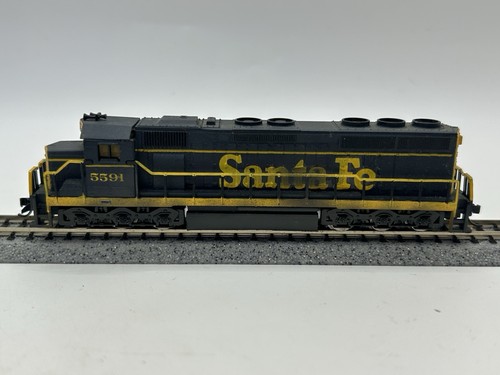 Locomotora diésel N Mehano Santa Fe SD45 #5591 - (PROBADA) | Condition: Used