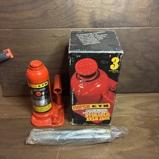 Norco 76503 3 Ton Professional Hydraulic Axle Bottle Jack Norco 76503 3 Ton Professional Hydraulic Axle Bottle Jack