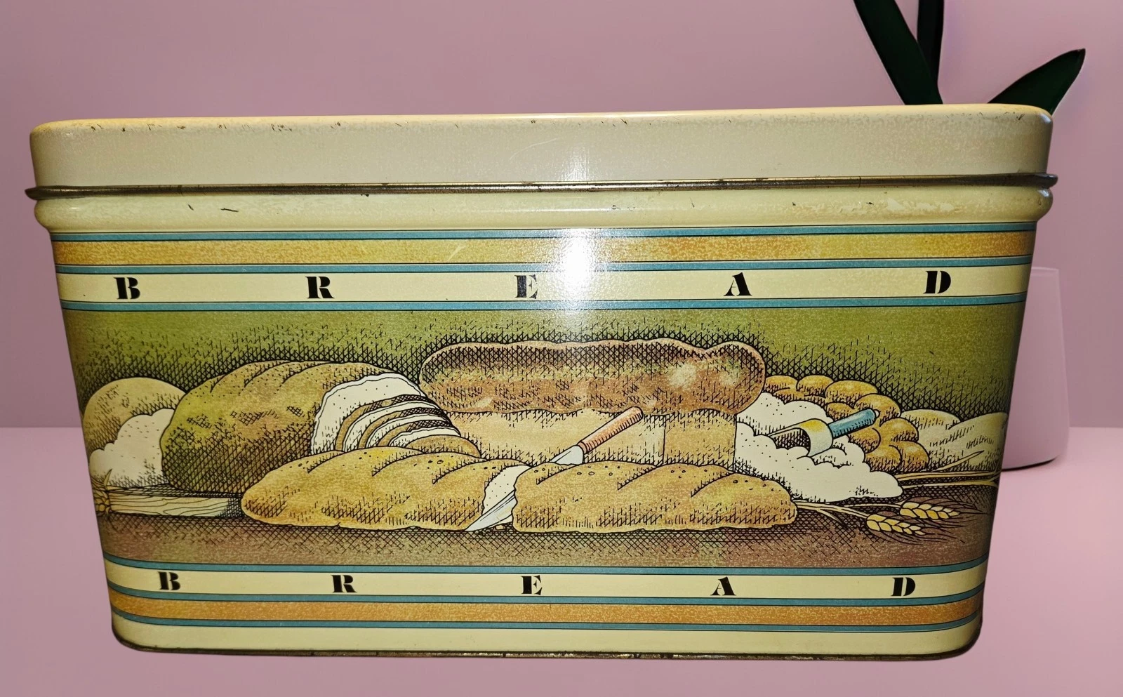 13.5 X 10 X 8 Vintage 1979 Metal Bread Box
Opens in a new window or tab