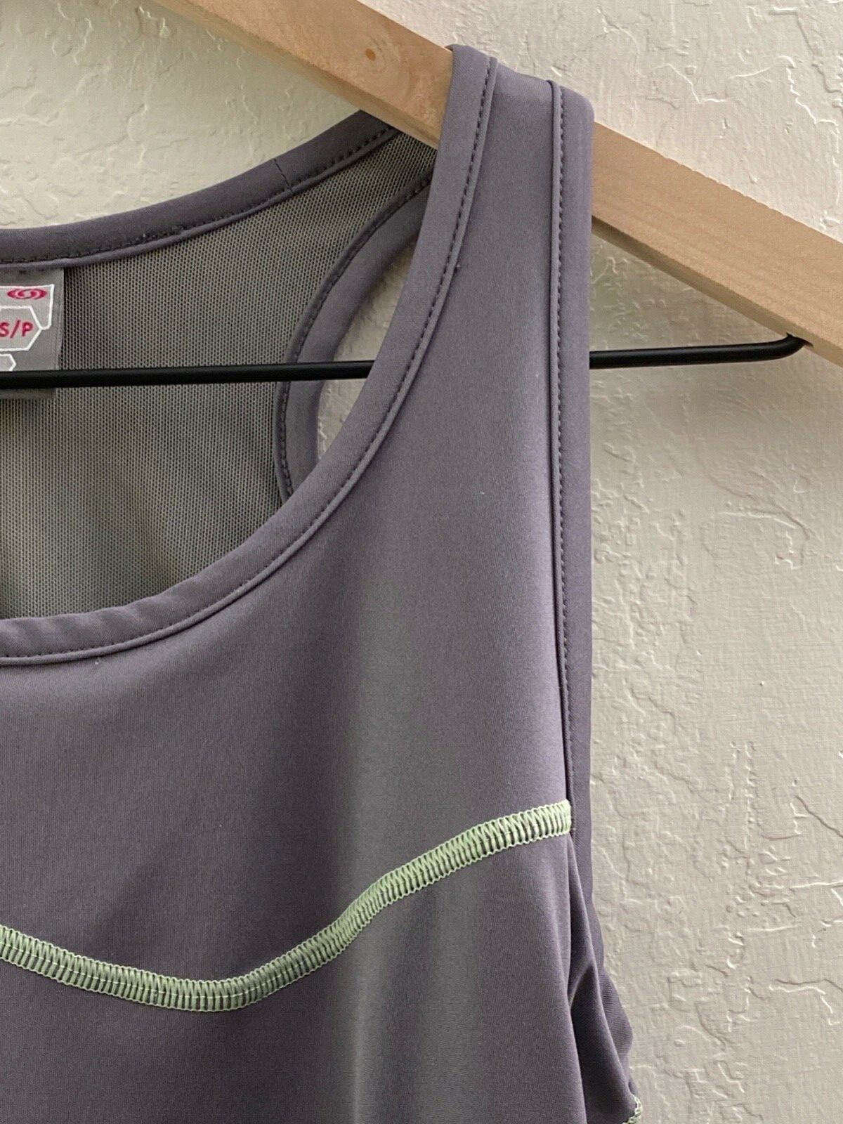 Canotta Salomon Athletic Racerback donna taglia small verde opale e grigio usata in ottime condizioni