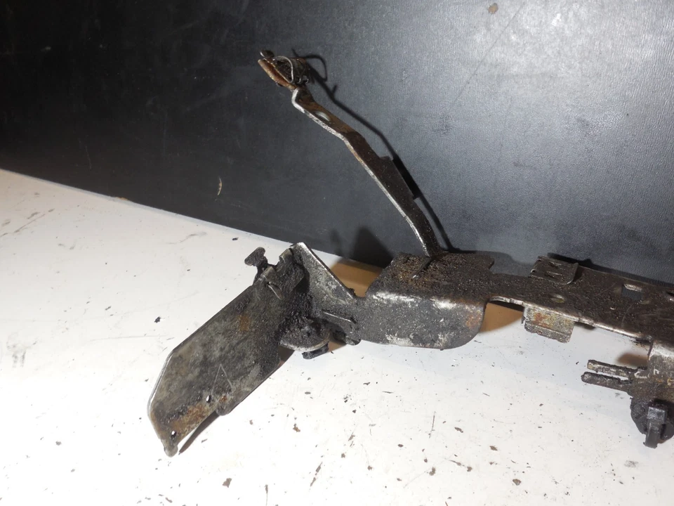 Гибкий кронштейн крепления выхлопной системы A 2721594040 07-13 Mercedes Benz W221 S450 S550 - Изображение 3 из 4