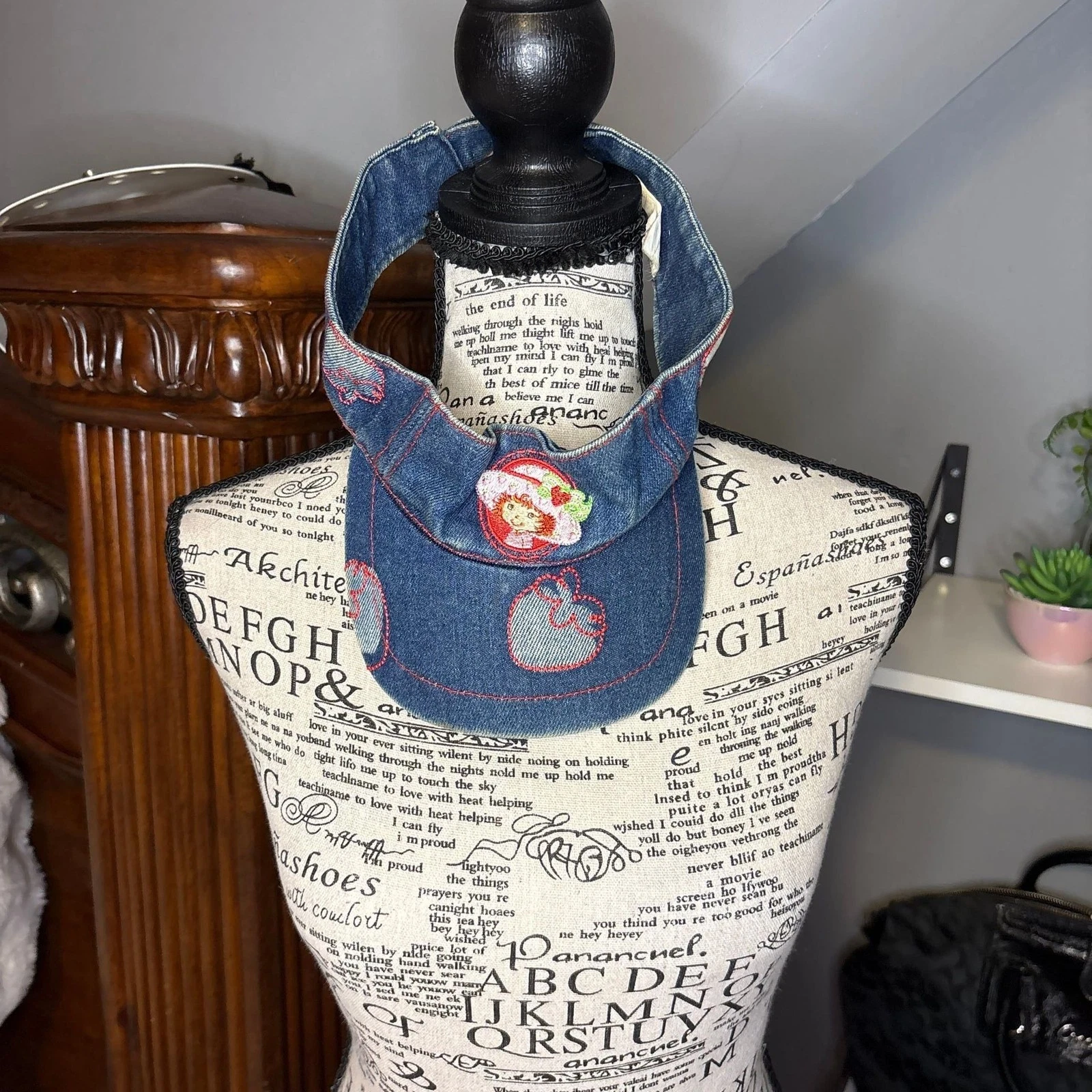 STRAWBERRY SHORTCAKE VISOR HAT ADJUSTABLE 2003 Embroidered Denim