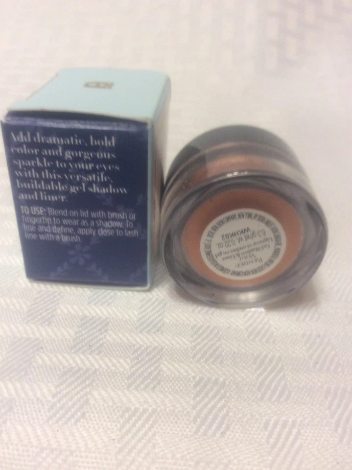 Sombra y delineador en gel AVON Rendez-Vous en SPLENDEUR MAGNIFICENCE 0,22 oz. Foto 3 de 4