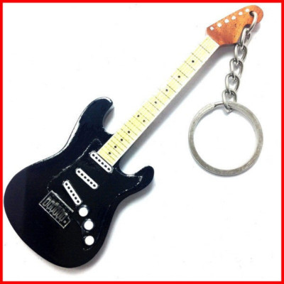 STRAT0CASTER ALLE SCHWARZ GITARRE MINIATUR SCHLÜSSELANHÄNGER HANDGEFERTIGT