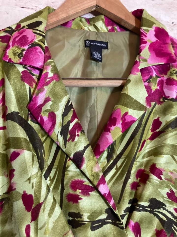 Vestido midi New Directions para mujer 12 salvia y rosa tropical floral satinado con cinturón Foto 3 de 4