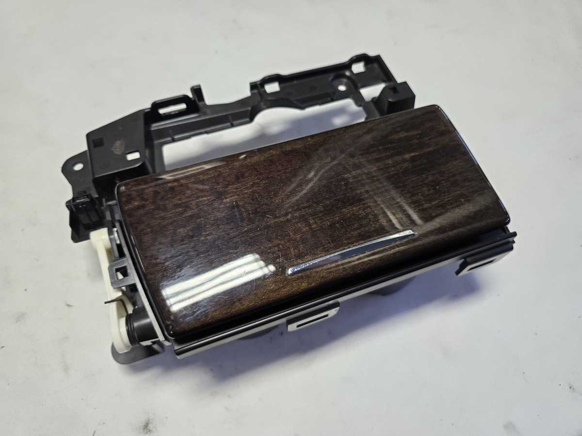 2013 - 2017 Cadillac XTS Front Center Cup Holder Assembly (OEM