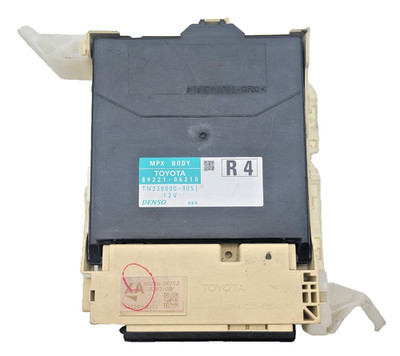 2013-2014 Toyota Camry Hybrid Multiplex Network Control Module BCM 89221-06210