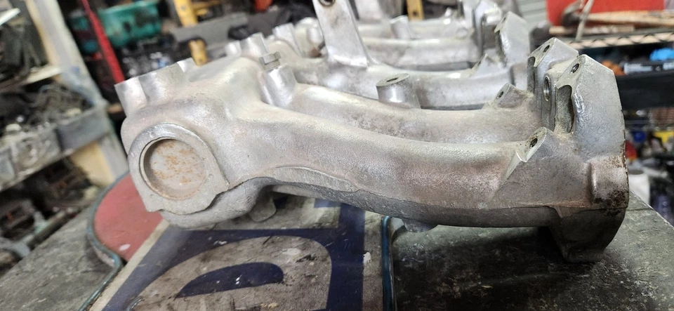 Colector de admisión Datsun 75-76 280z OEM N42 sin EGR Foto 4 de 4