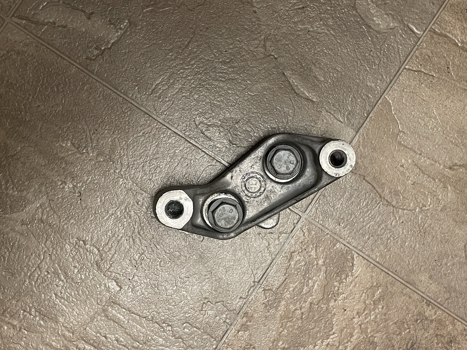 2017 Maserati Levante OEM Aluminum Mounting Bracket & Bolts | Part # 18