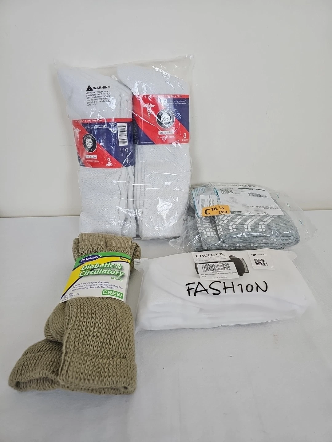 Diabetic Socks, Non-Binding Circulatory Cushion Cotton Crew Socks for Men Women