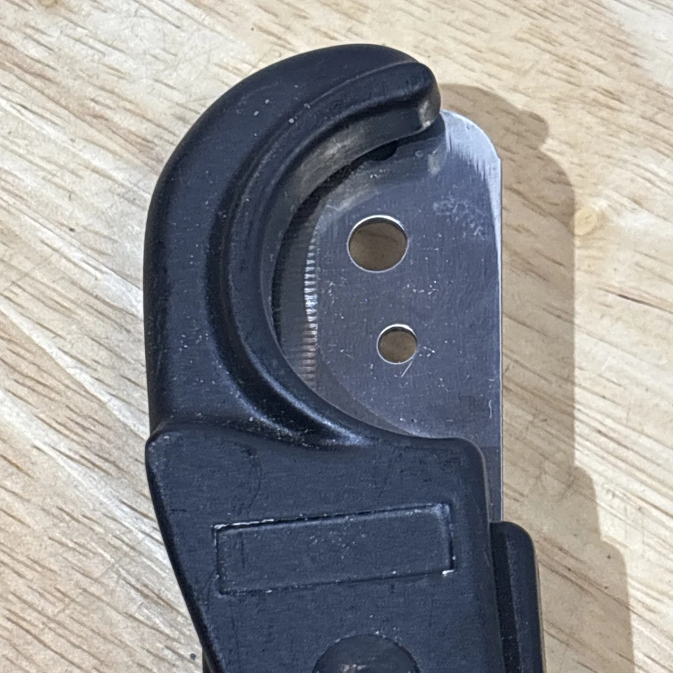 Greenlee 8" PVC Plastic Pipe Conduit Cutter Reversible Blade Black 862 GT-862 - Image 3 of 4