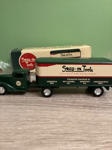 Snap-on Tools Ertl Vintage 1948 Diamond T Tractor Trailer Coin Bank 1/43 scale - Picture 3 of 11