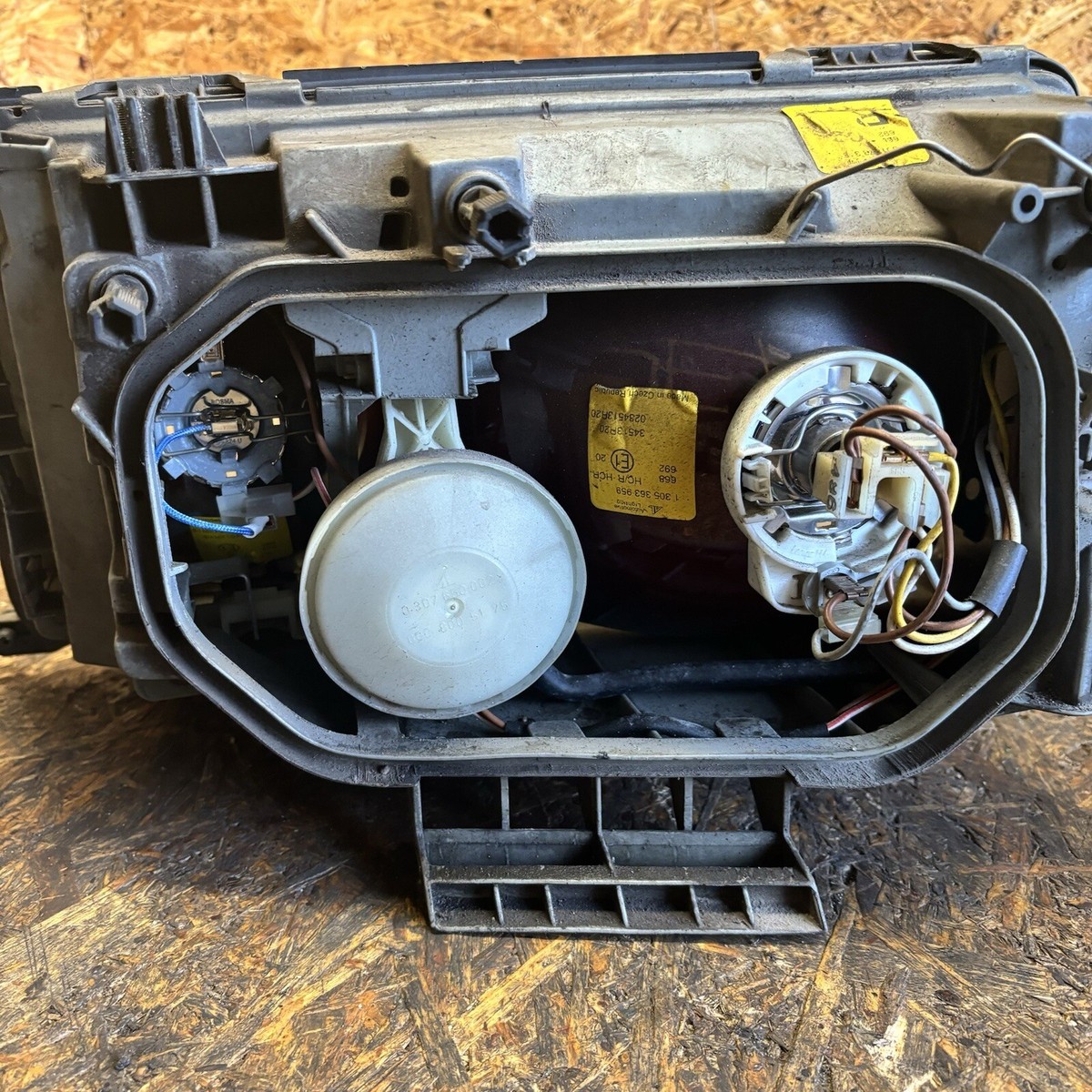 Mercedes-Benz W124 Facelift Right Side Headlight Magneti Marelli