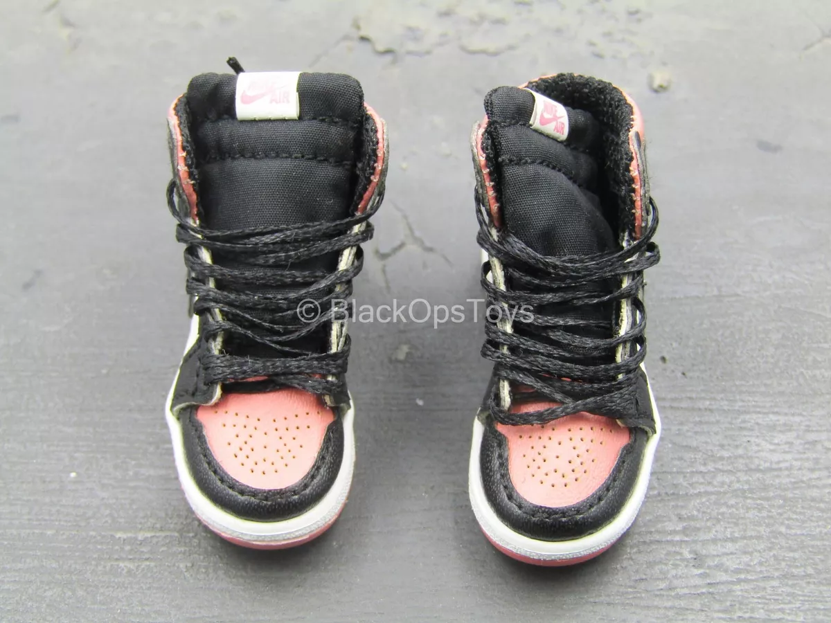 Big sneakers on sale fashion