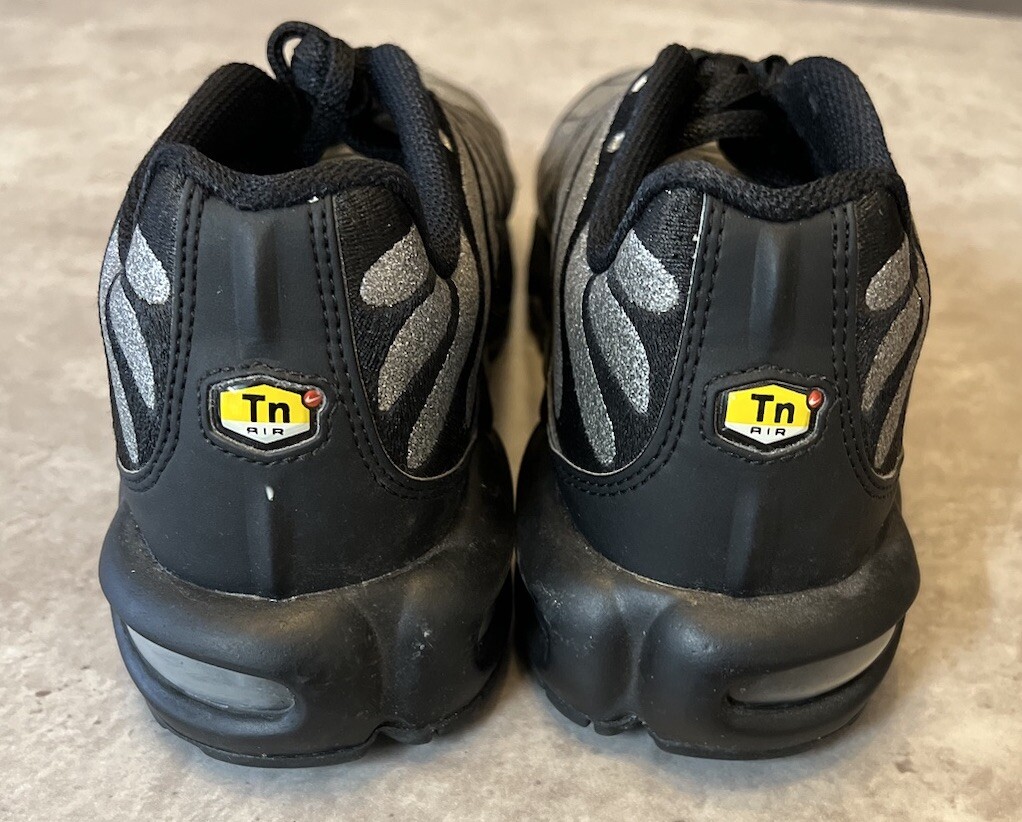 Nike Air Max Plus Damen Schwarz Gold Original Womens Nike Air Max