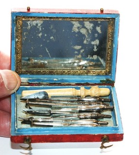 C1780 FRENCH POCKET DENTIST DENTAL DE SCALING SET TOURON PARIS GOOD COND.
