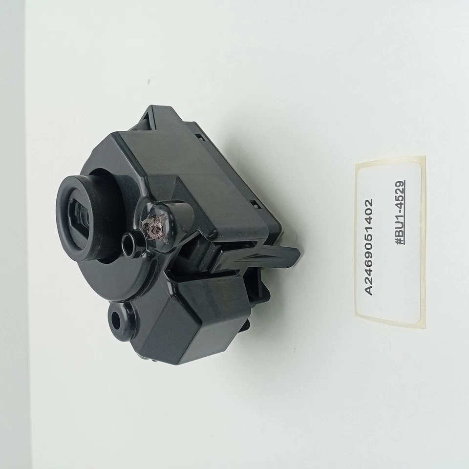 2014-2015 Mercedes CLA Ignition Switch Module Receiver Node A2469051402 - Image 4 of 4