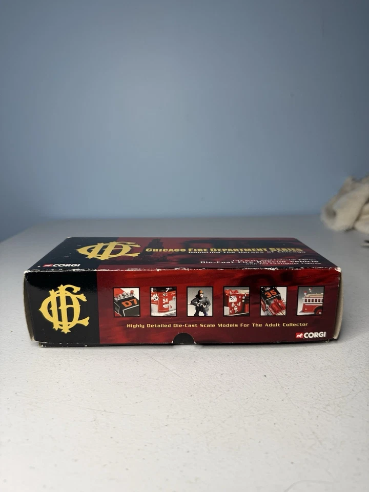 Corgi Chicago Fire Dept Series Division Chief Dodge Monaco 1974 With 2 Figures - Image 2 of 4