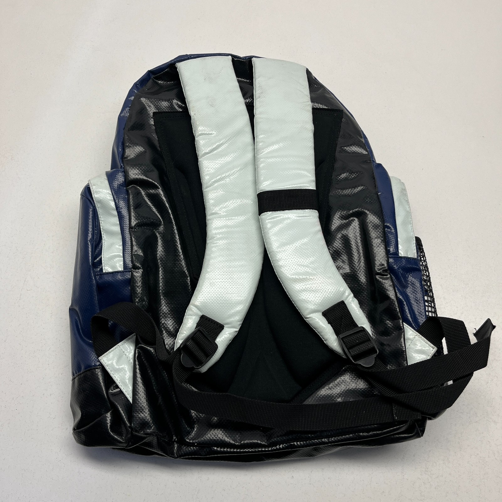 Backpack with strings waterproof - image 2