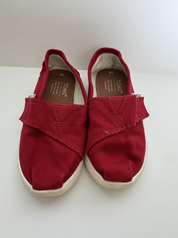 TOMS kids shoes T8 Solid Red EUC