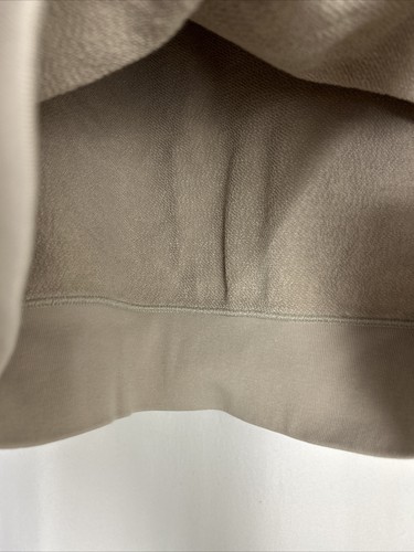 Uniqlo Kids Size 13 Pullover Sweatshirt Beige Bambi Graphic Little Beginnings - Picture 7 of 14