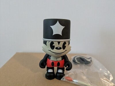 @Tnkasy① Superplastic Kranky Craola Skunk Red Mickey Figure Series One 3