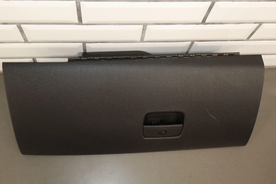 07-14 GMC Yukon Interior Glove Box (Ebony 197) 88k Miles - Image 4 of 4