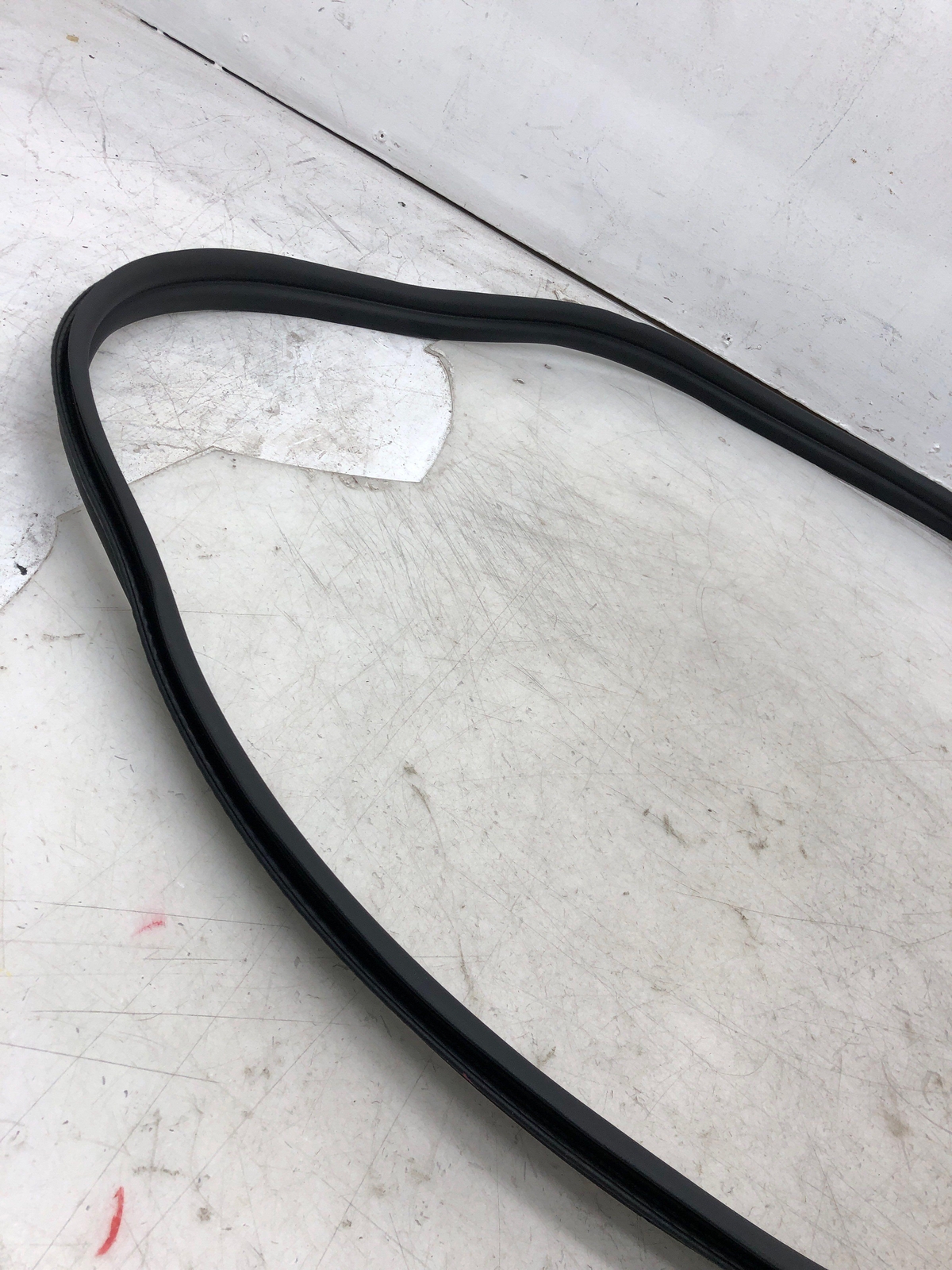 2020-2023 ASTON MARTIN VANTAGE ROADSTER REAR TRUNK BODY WEATHER STRIP SEALING