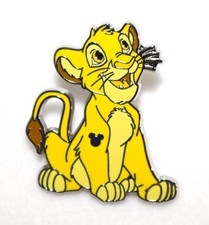 Prendedor Mickey Oculto Disney 2025 Disneyland Onda B Rey León Simba Cazador