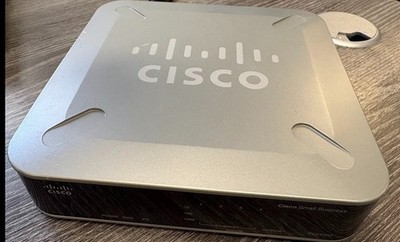 Cisco RVS4000 1000 Mbps 4-Port Gigabit Wired Router Used