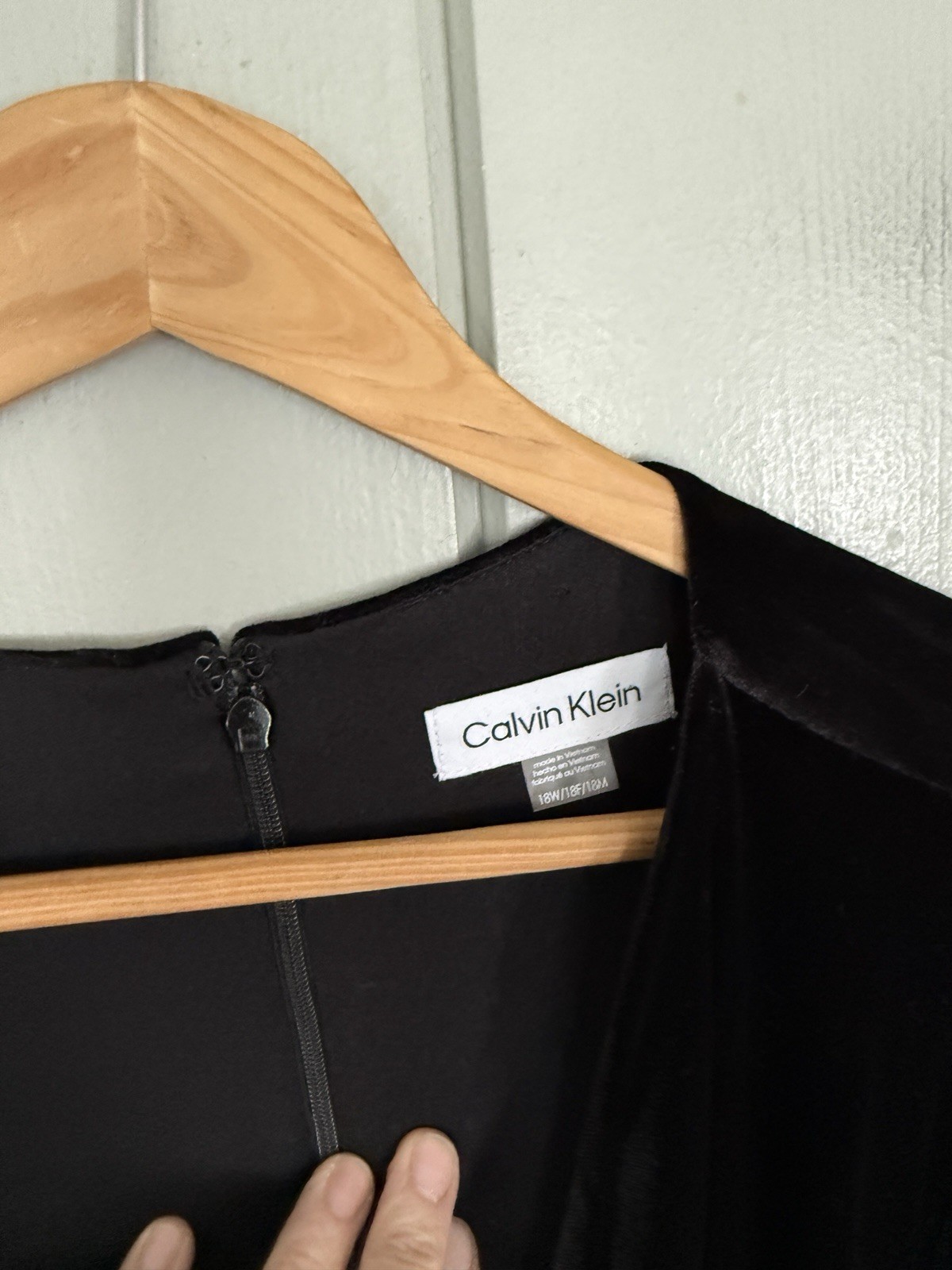 NWT Calvin Klein Velvet V-Neck Dress Gold V-Bar Side Ruching 18W Black NEW thumbnail 4