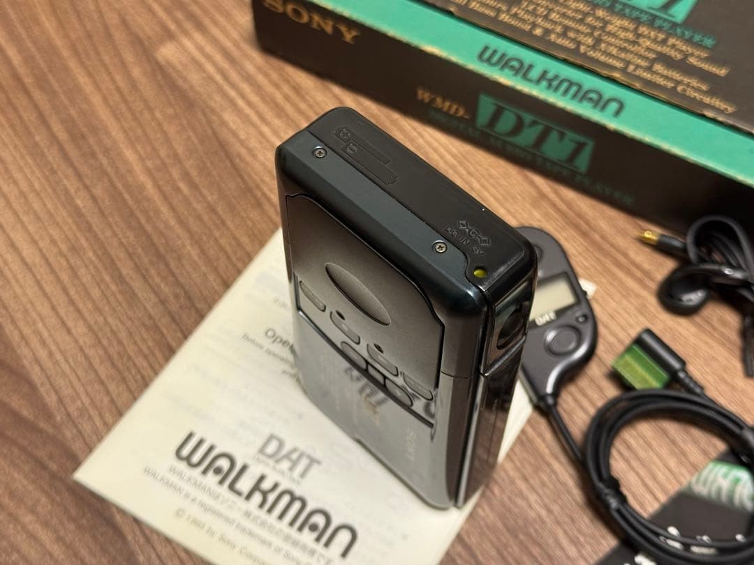 Sony WMD-DT1 DAT Walkman Portable Digital Audio Tape Player Boxed