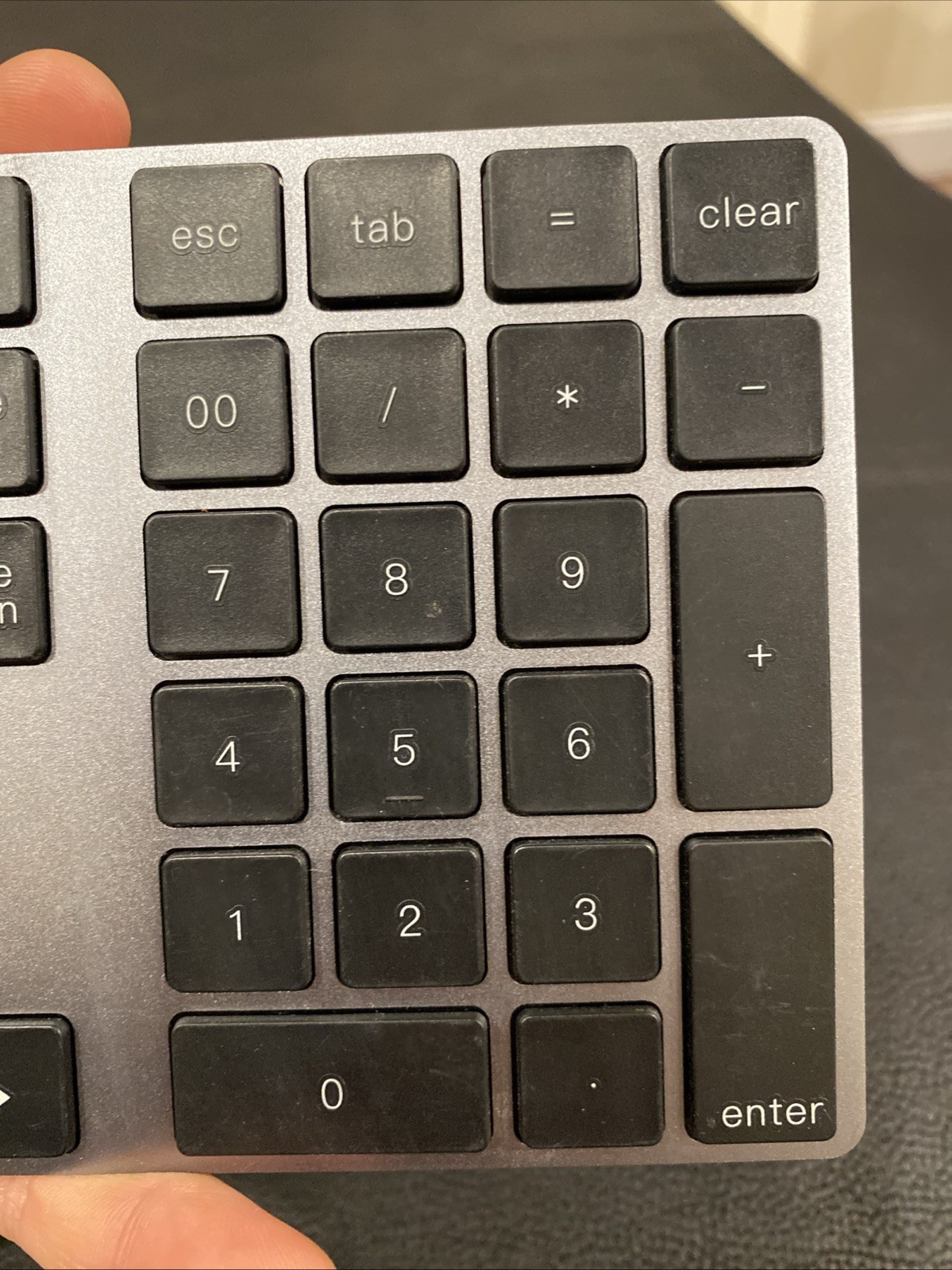 Lekvey Bluetooth 34 Key Number Pad, Aluminum Rechargeable Wireless Numeric