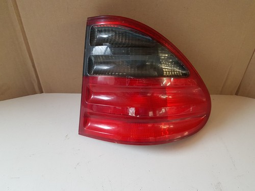 Heckleuchte Rückleuchte rechts aussen A2108206864 rot-grau Mercedes W210 Kombi