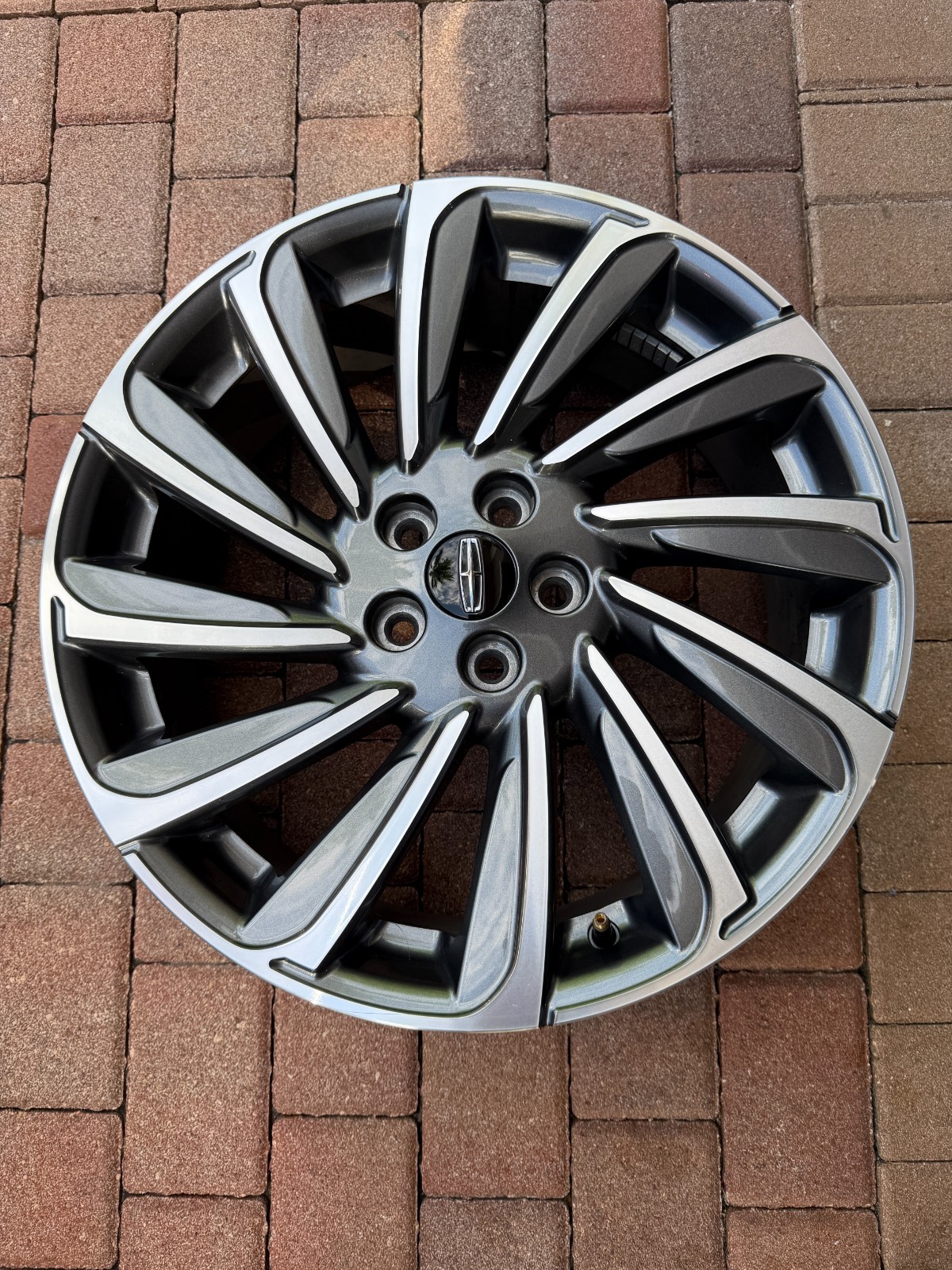 PJ7C1007D1B OEM Factory 19" x 7.5" Wheel Rim 12 Spoke For 23-25 Lincoln Corsair