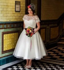 Ivory Tea-Length Vintage Wedding Dress Lace Short Sleeve Scoop Neckline A-Line