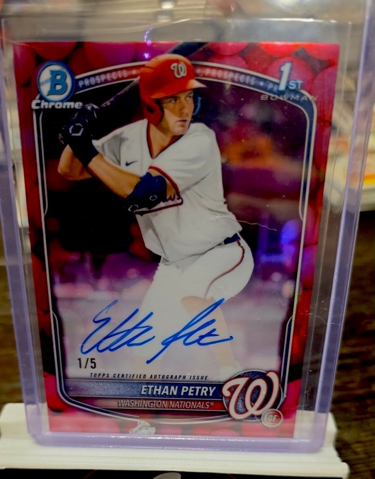 ETHAN PETRY 2025 BOWMAN CHROME DRAFT 1st BOWMAN BUBBLE GUM REFRACTOR AUTO#1/5