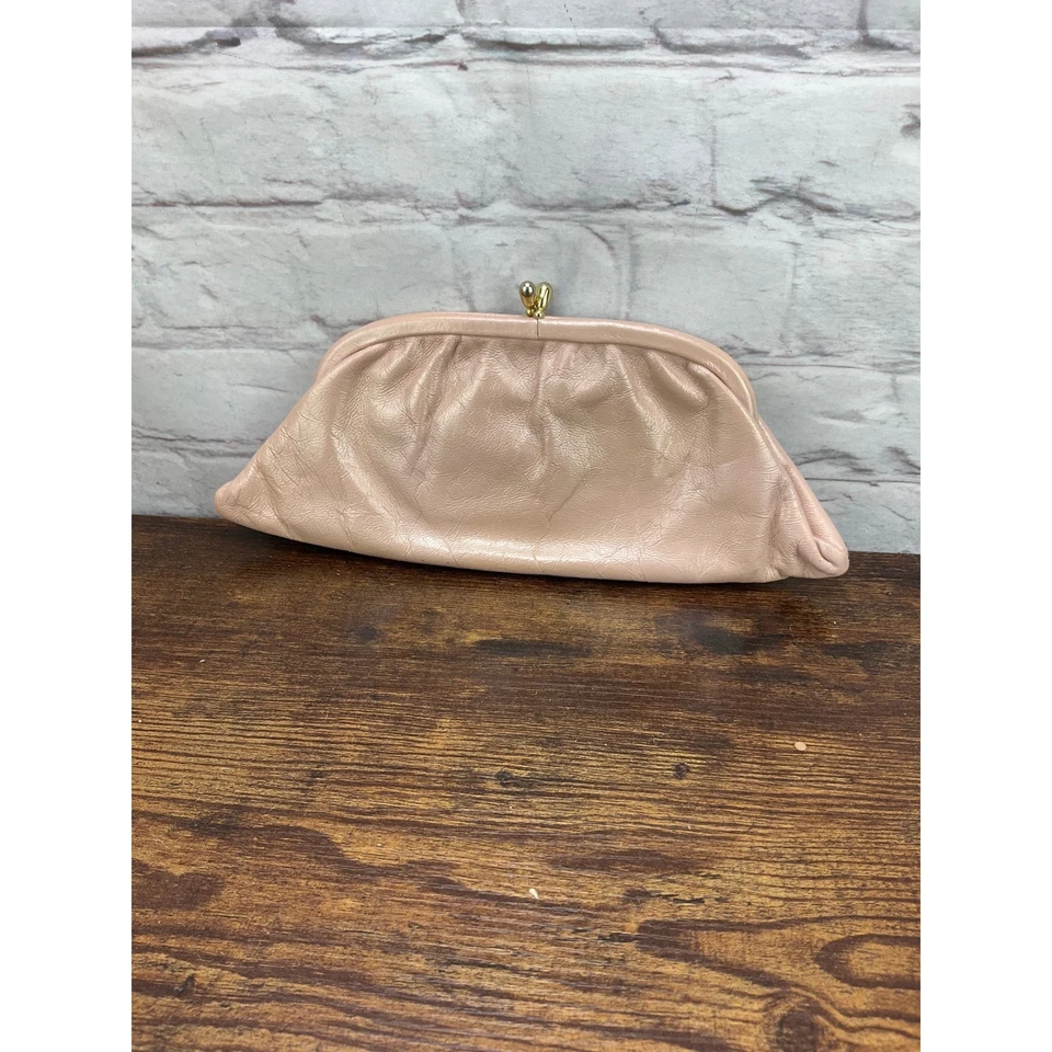 Bolso sin asas de cuero rosa elegante vintage de los 80 con marco con bloqueo de beso Foto 2 de 4