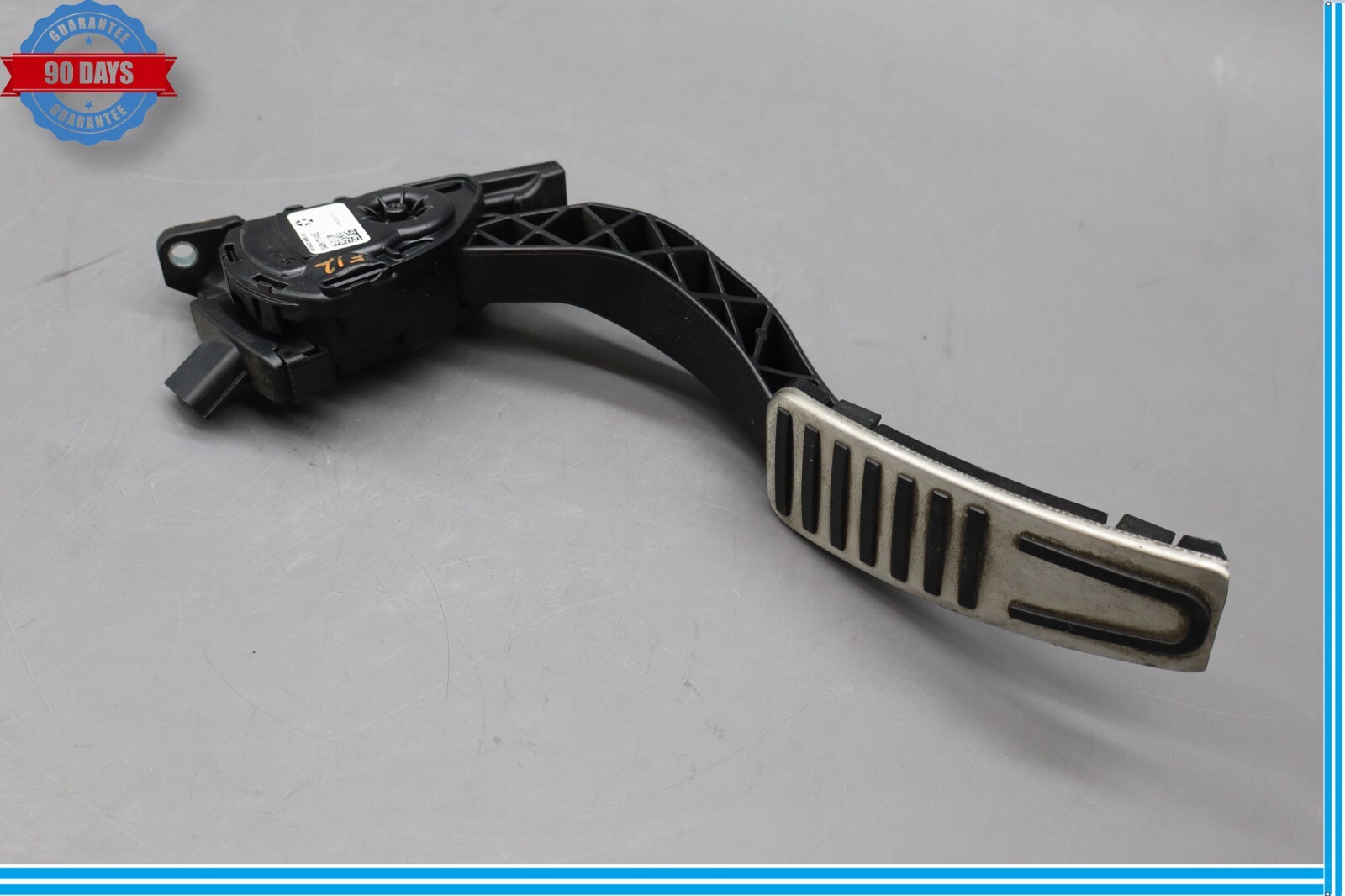 Maserati Ghibli 2014-2019 Accelerator pedal P/N 04861714AE