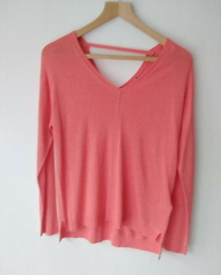 EX M&S Pullover korallefarben Feinstrick Leinen-Viskose-Mischung, V-Ausschnitt hinten Stufensaum UK 20