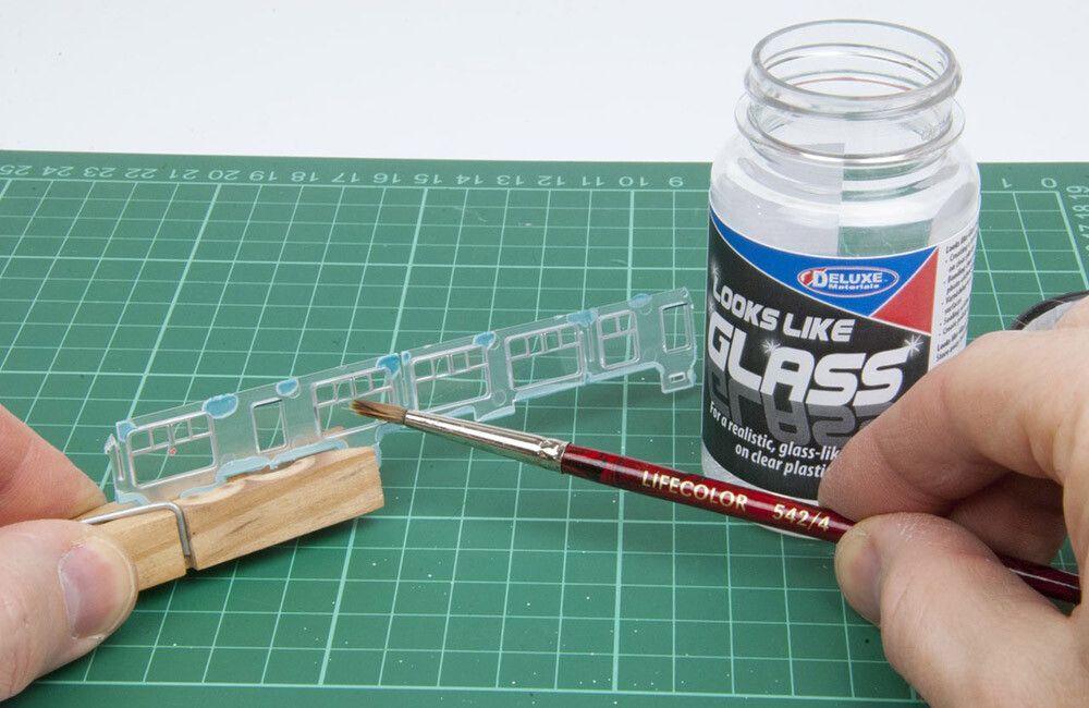 DELUXE MATERIALS BD67 Looks Like Glass 100ml GIVES A GLASS LIKE FINISH