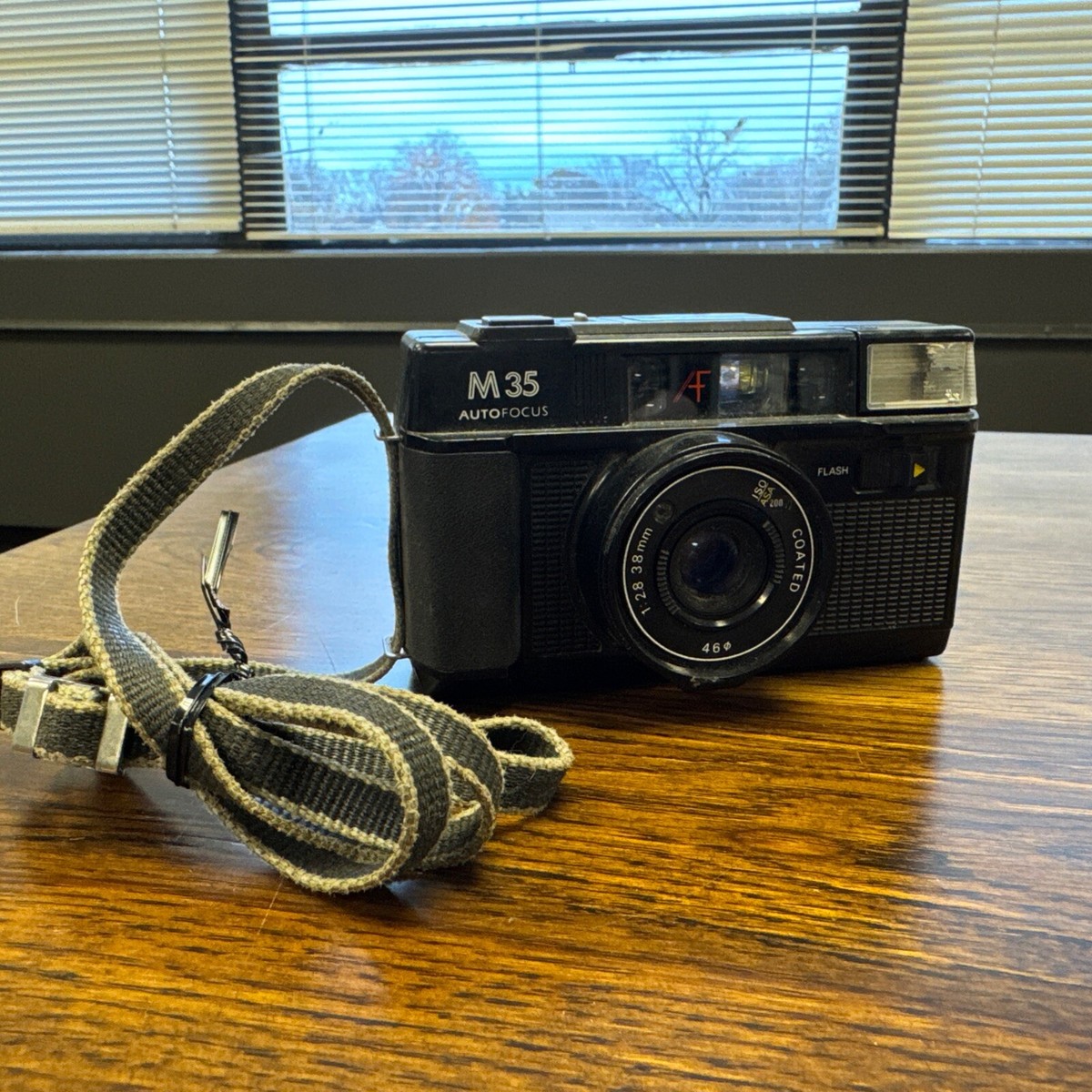 Sears M35 Auto Focus 35mm Auto Exposure Auto Wind Camera VTG