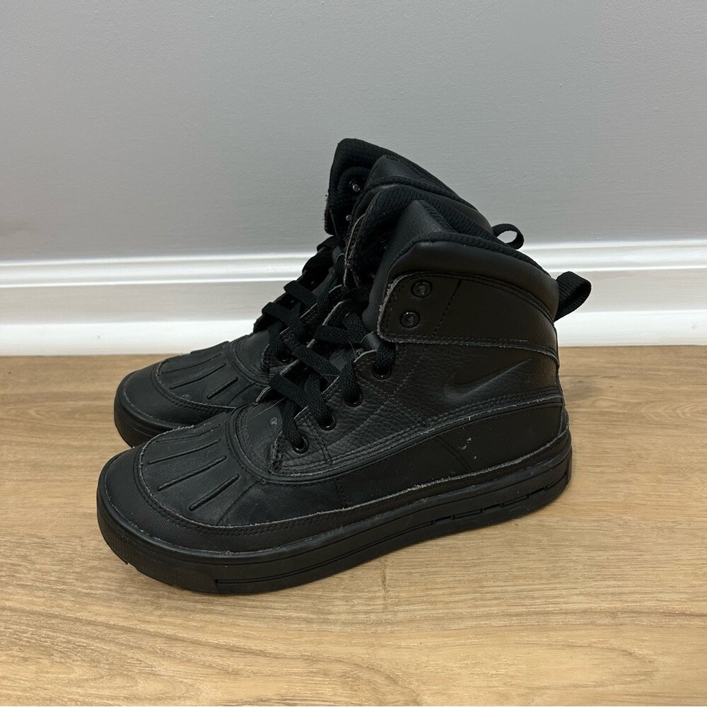 Nike Youth Black Woodside 2 High ACG Boots Ankle Performance Shoes Boys Size 5.5