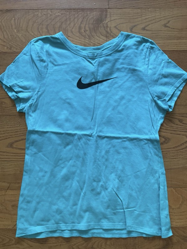 Girls Nike athletic cut short sleeve T-shirt size L