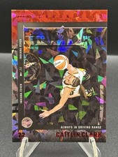 Caitlin Clark - 2025 Panini Caitlin Clark Chronicled Red Cracked Ice #32 FEVER
