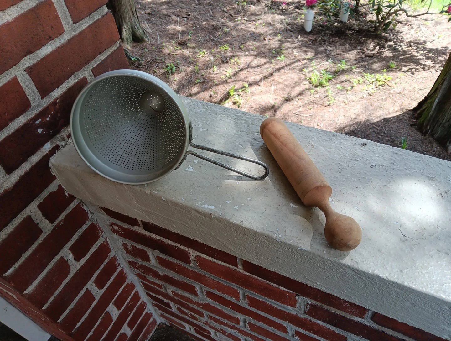 VINTAGE ALUMINUM CONE COLANDER STRAINER SIEVE WOODEN PESTLE