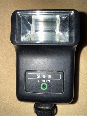 Sunpak Auto 221.  Vintage Electronic Camera Flash Unit.  Shoe Mount