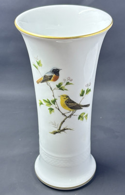Kaiser West Germany vase with 4 birds and gold rim, ribbed bottom, 7 1/2 inch